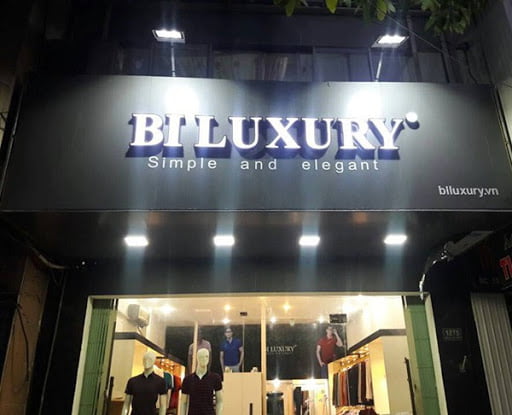 Đèn ctrang trí chiếu sáng shop thời trang lắp ngoài quán